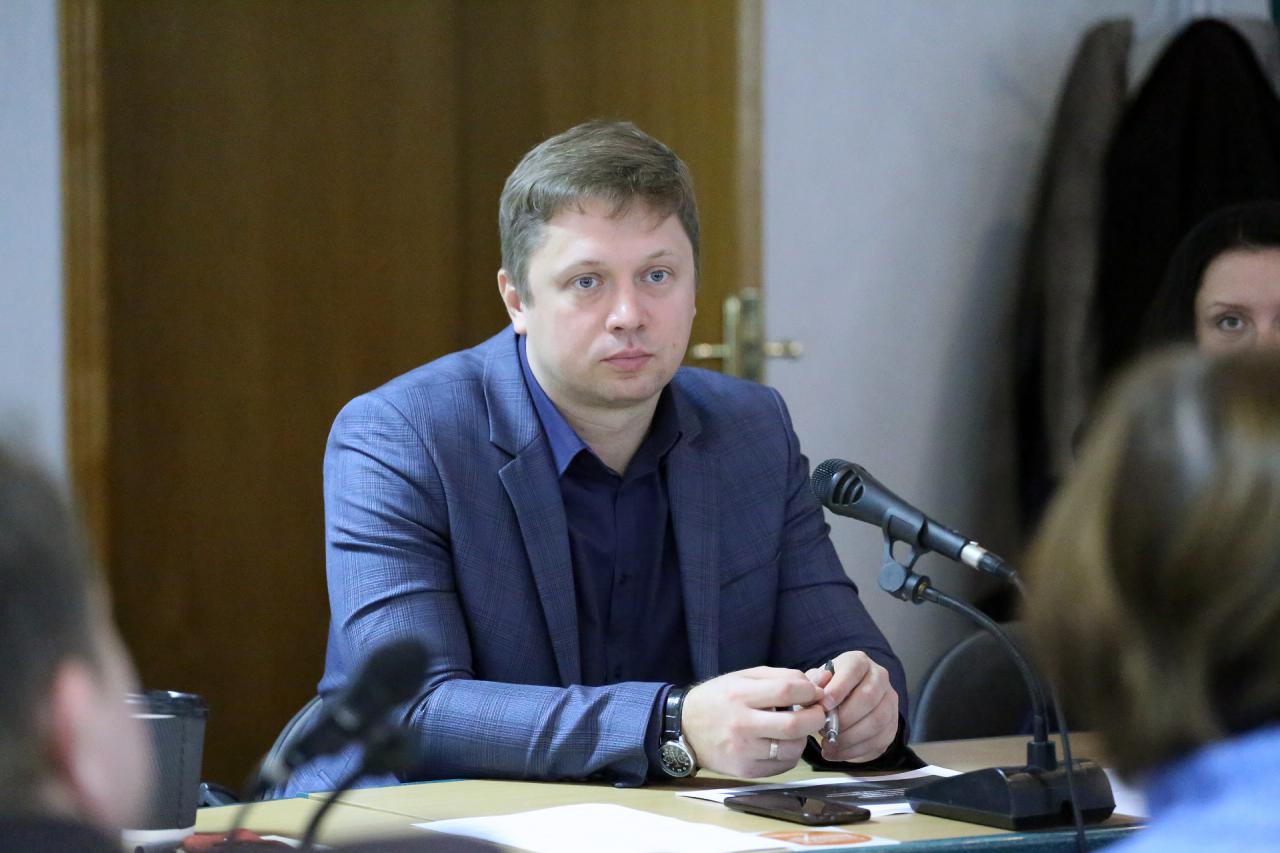 Дмитро Чеберкус зазначив, що питання дерегуляції наукової діяльності та розвитку можливостей для молодих вчених дійсно вимагають розгляду на законодавчому рівні.